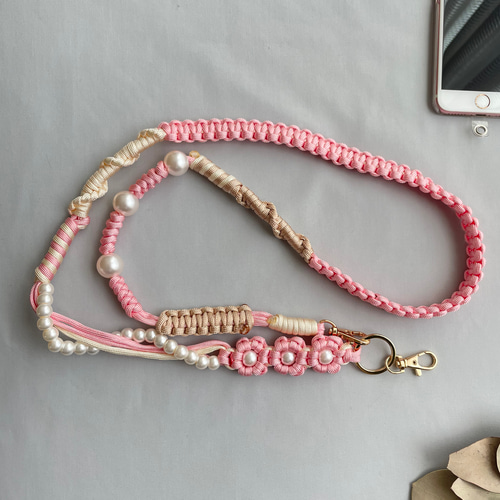 【ハンドメイド】パラコード・スマホ用お花柄ショルダーストラップ 選べる】お花 モノトーン パラコード スマホショルダー ストラップ 〜2