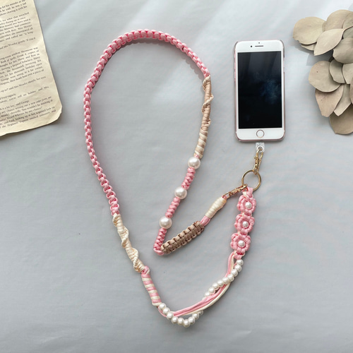 パラコードで作るお花とパールのスマホショルダーストラップ(ピンク