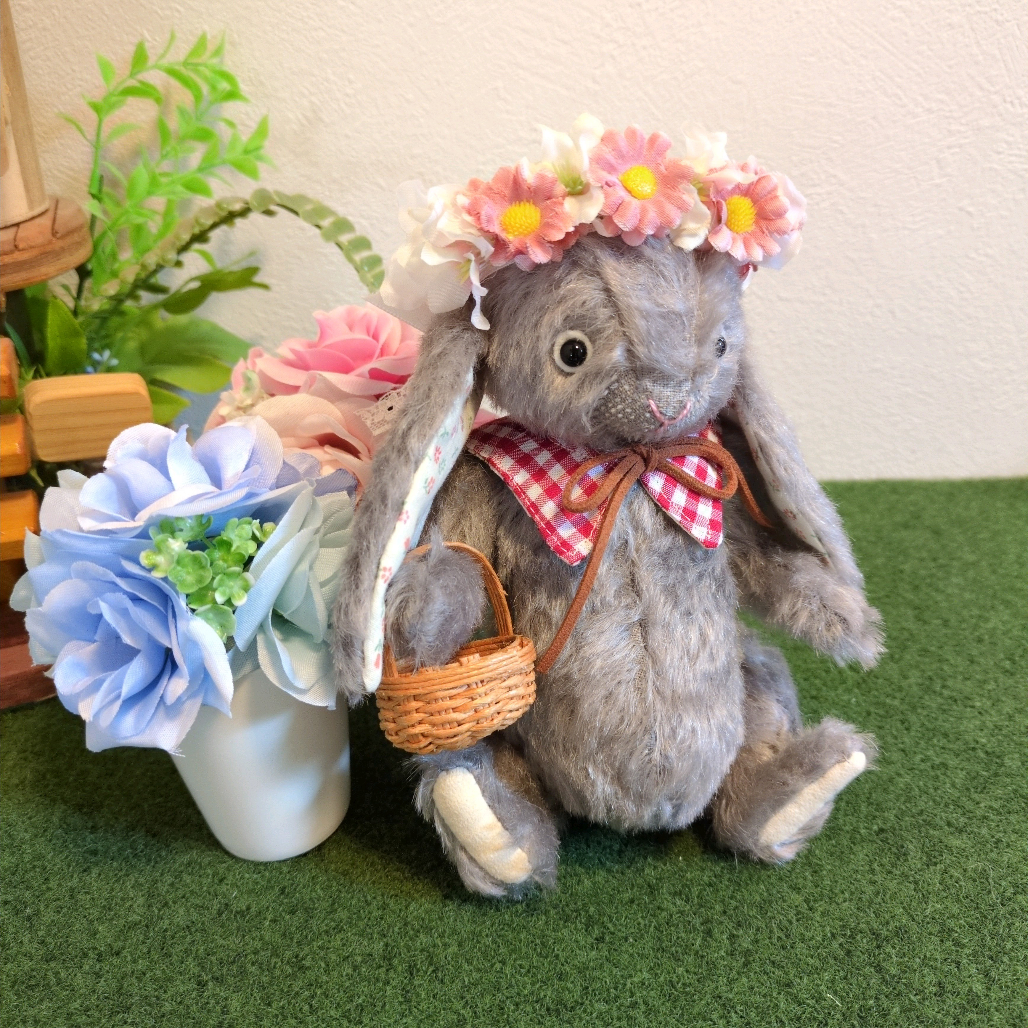 花摘みへ行こう！ ドイツ製モヘアの垂れ耳うさぎちゃん【グレー】