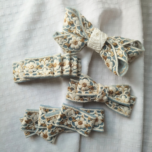 リーフ✕ゴールド刺繍❤ホワイト〜ベージュ〜水色系【1】インド刺繍リボン　タッセル シルキーブルー インド刺繍リボンの髪飾り ヘアアクセサリー その他