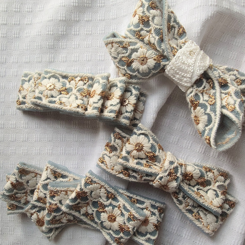 秋の大人女子♡⃜大きめ軽量のインド刺繍リボンのチャーム付