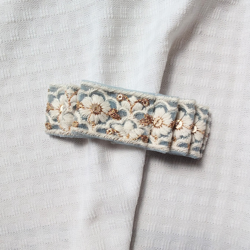 リーフ✕ゴールド刺繍❤ホワイト〜ベージュ〜水色系【1】インド刺繍リボン　タッセル シルキーブルー インド刺繍リボンの髪飾り ヘアアクセサリー その他