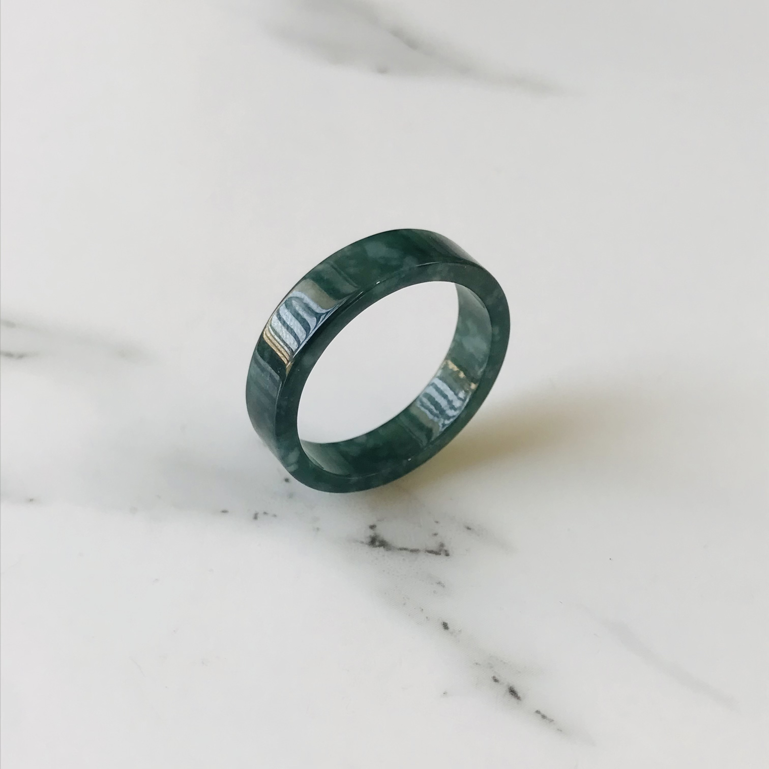[R300-0143］ ジェイド　JADE ヒスイ　本翡翠　くりぬき　リング　天然石　一点物　グアテマラ産　17号