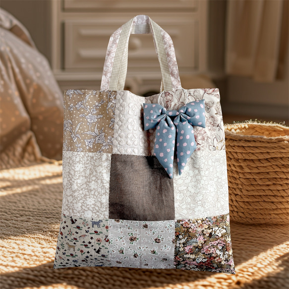 TB05 リバティプリントで作ったパッチワークのトートバッグ ベージュ系