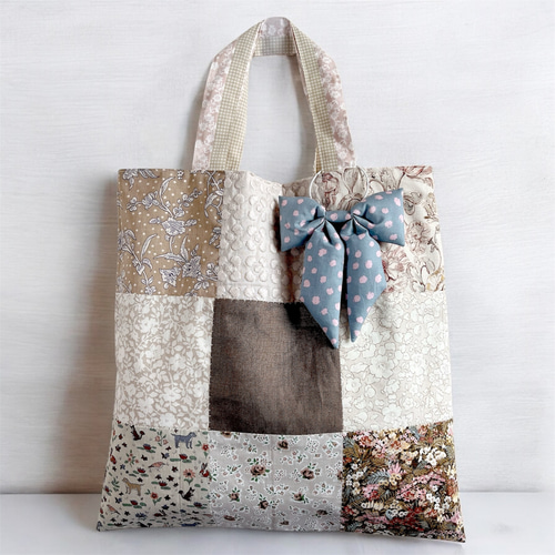 TB05 リバティプリントで作ったパッチワークのトートバッグ ベージュ系