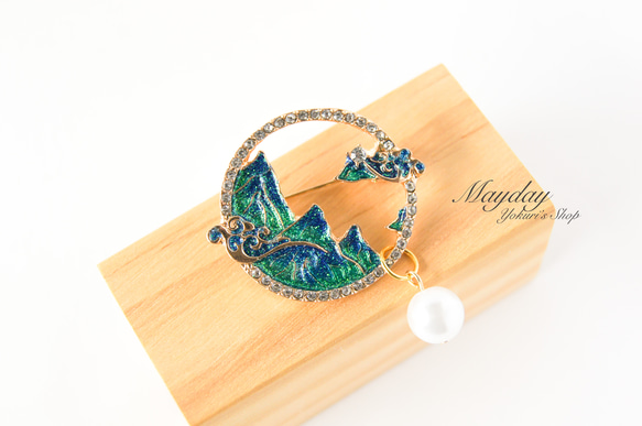  『古風〜緑の山景と波のブローチ』 7枚目の画像