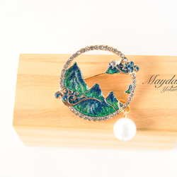  『古風〜緑の山景と波のブローチ』 5枚目の画像