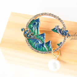  『古風〜緑の山景と波のブローチ』 4枚目の画像