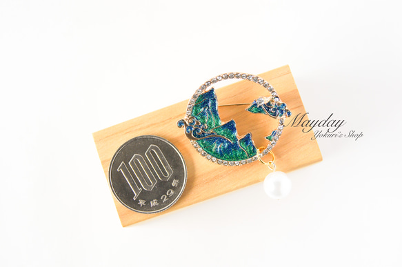  『古風〜緑の山景と波のブローチ』 9枚目の画像