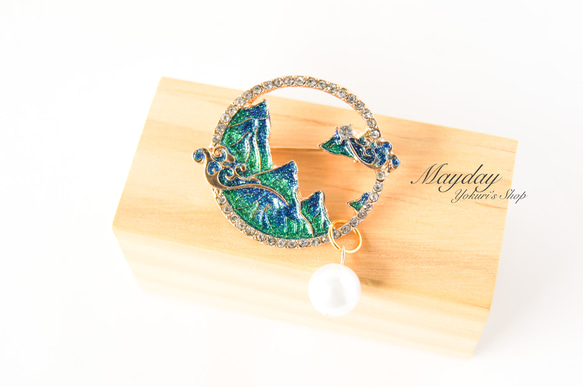  『古風〜緑の山景と波のブローチ』 6枚目の画像