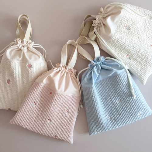 pino♡　上履き袋　ヌビ　キルト　体操着袋　　りぼん　刺繍生地 pino♡ 上履き袋 ヌビ キルト 体操着袋 りぼん 刺繍生地 ヌビ