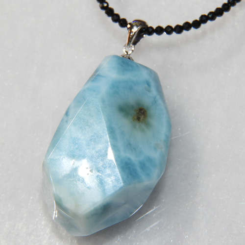 特大！高品質！母岩付き！カリブ海の秘宝ラリマーペンダント