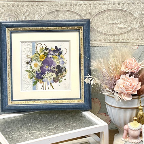 母の日」やギフトにも最適！大人っぽい落ち着いたブルーの押し花アート