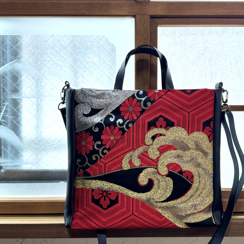 送料無料 ショルダーバッグ 2way 波模様 帯リメイク ギフト対応可能 紐