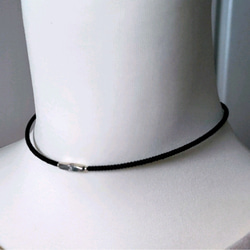 チューブ型メタルビーズと黒ビーズのシンプルチョーカー（マグネットとめ金具に変更可能です） 2枚目の画像