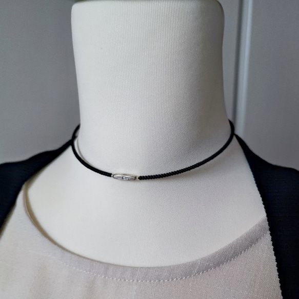 チューブ型メタルビーズと黒ビーズのシンプルチョーカー（マグネットとめ金具に変更可能です） 17枚目の画像