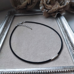 チューブ型メタルビーズと黒ビーズのシンプルチョーカー（マグネットとめ金具に変更可能です） 18枚目の画像