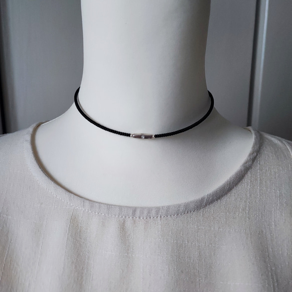 チューブ型メタルビーズと黒ビーズのシンプルチョーカー（マグネットとめ金具に変更可能です） 11枚目の画像