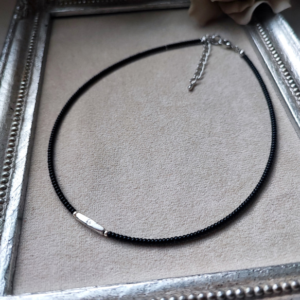 チューブ型メタルビーズと黒ビーズのシンプルチョーカー（マグネットとめ金具に変更可能です） 19枚目の画像