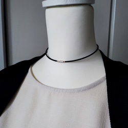 チューブ型メタルビーズと黒ビーズのシンプルチョーカー（マグネットとめ金具に変更可能です） 14枚目の画像