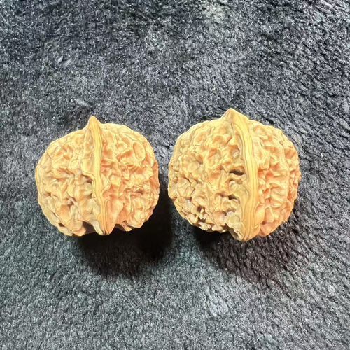 遊ぶ胡桃、文玩核桃、【老木獅子頭クルミ】383736/33.1g/JST25049