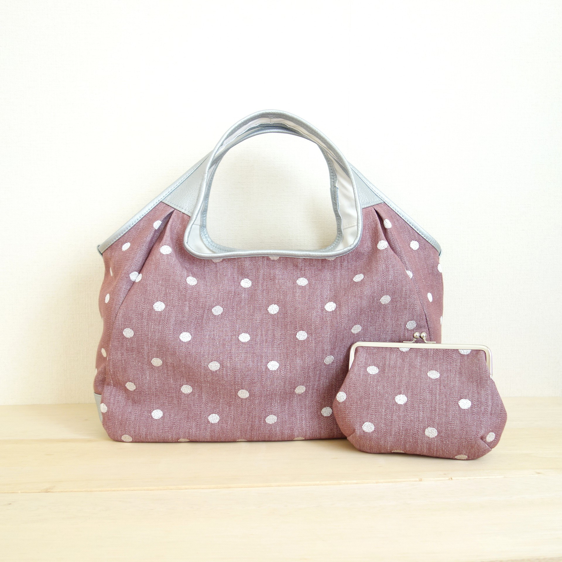 水玉のふっくらバッグとポーチのセット