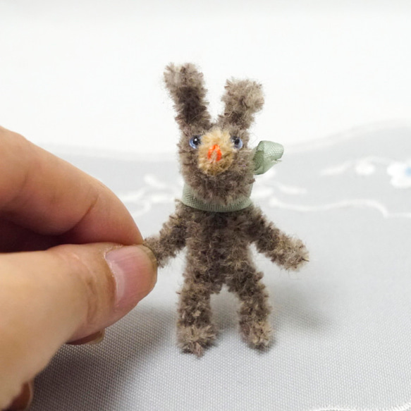 R14 ミニチュアウサギさん☆5.5cm☆モールドール モールベア