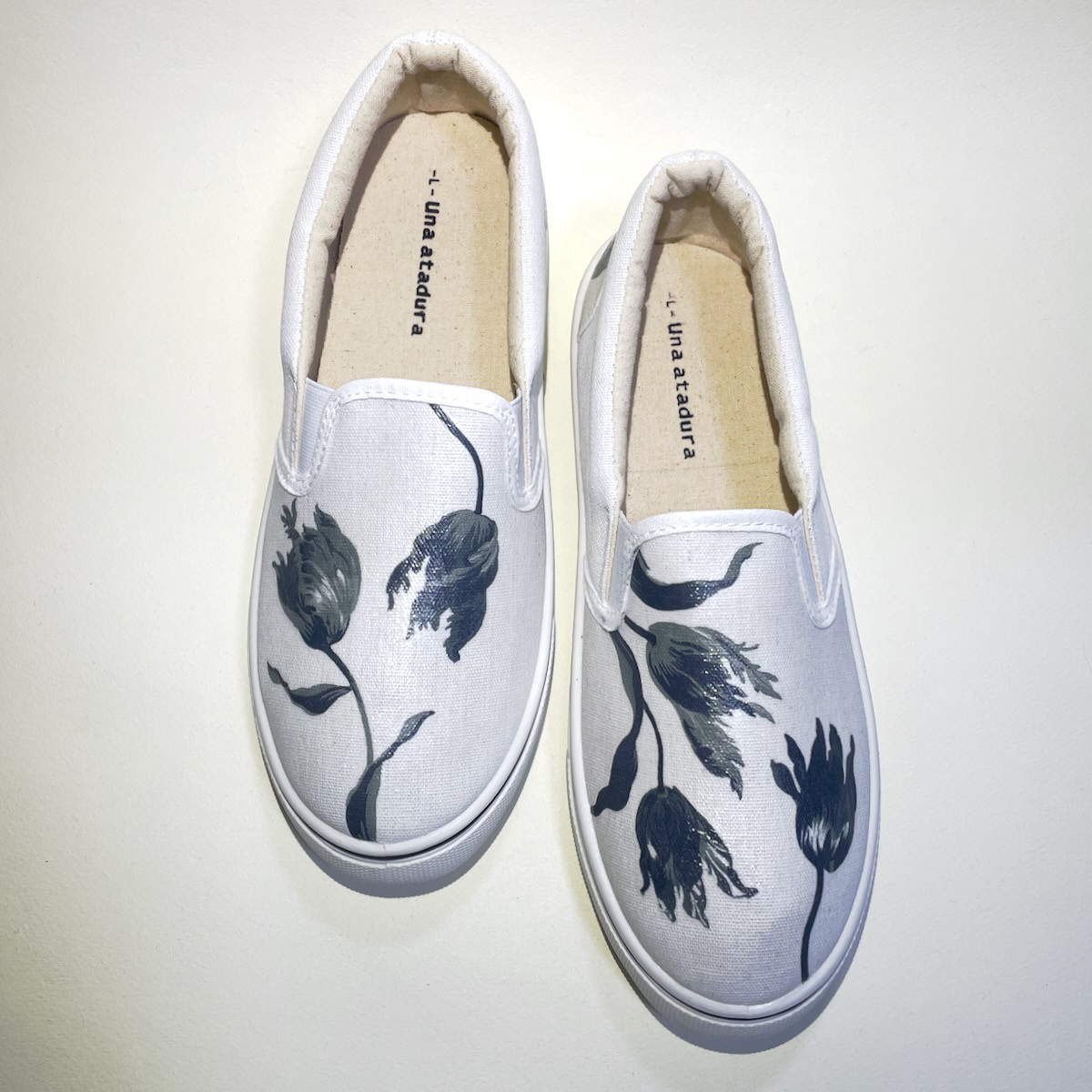 モノトーンチューリップ柄スリッポンβ (ホワイト)