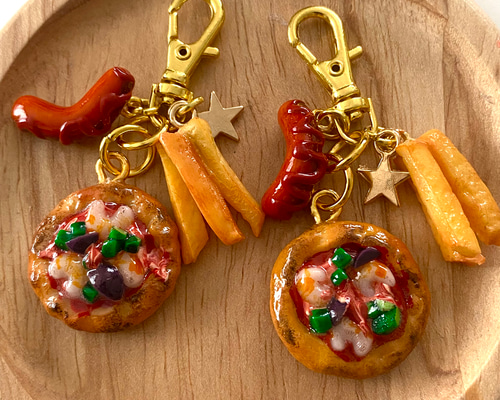 ♡ハワイアンハムステーキ♡　ぶた　チャーム　キーホルダー　フェイクフード ピザ ポテト ウインナー フェイクフード 食品サンプル ミニチュア