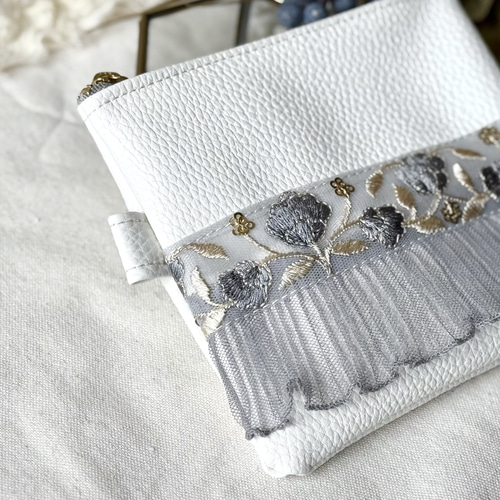 インド刺繍リボンとフリルの合皮ポーチ ポーチ Yuka.baco 通販