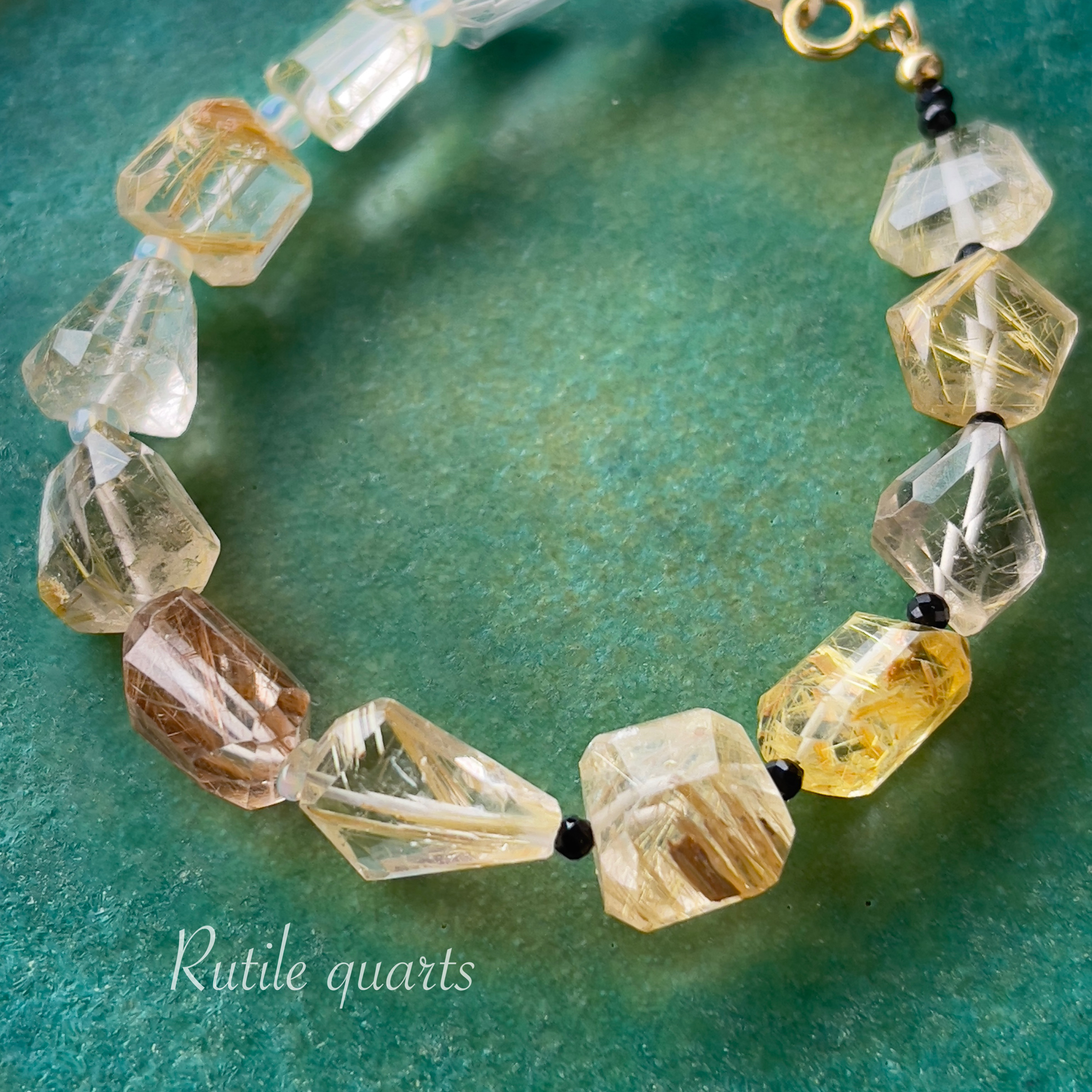 宝石質ルチルクォーツのブレスレット　ブラックスピネル　エチオピアンオパール　14kgf