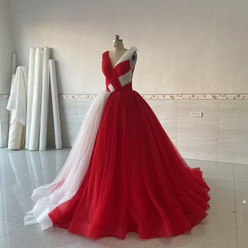 チュール 被布 赤 白 個性的なドレス Princess ファスナー お色直し 赤白 チュール ふんわり