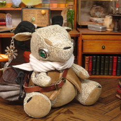 【2025.4.20】 手のひらサイズの手乗りドラゴン☆旅するドラゴン(角×花葉)【ベージュ×ベージュ】 3枚目の画像