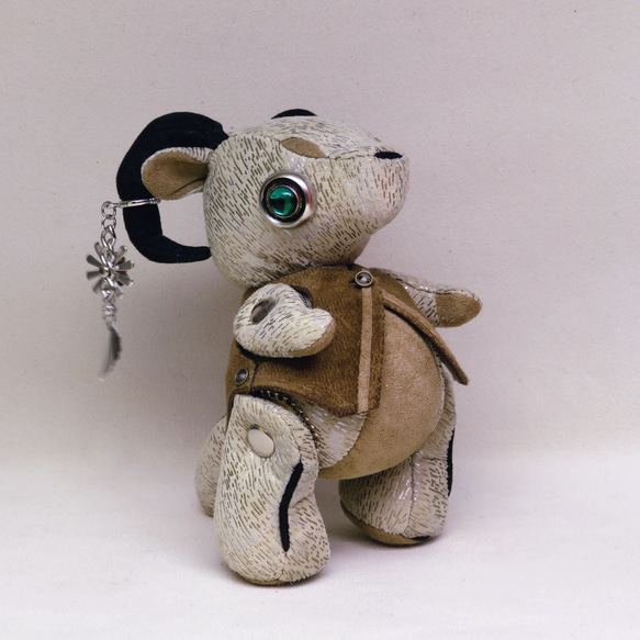 【2025.4.20】 手のひらサイズの手乗りドラゴン☆旅するドラゴン(角×花葉)【ベージュ×ベージュ】 9枚目の画像