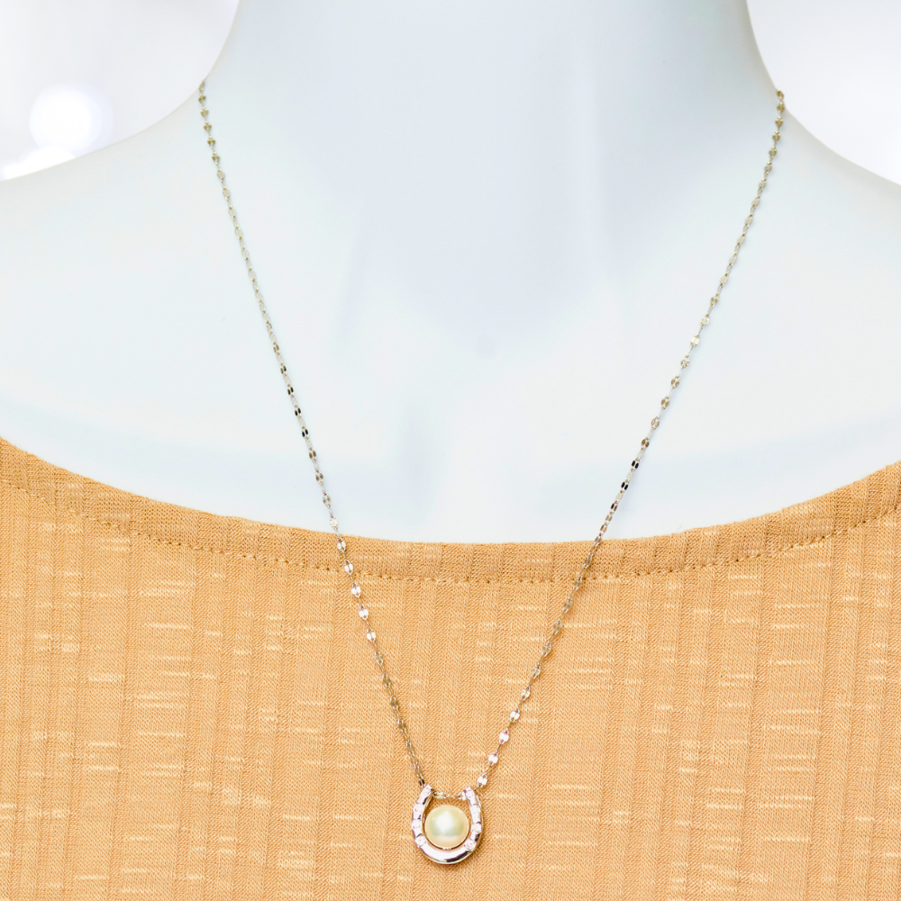 【高品質】自分へのご褒美ジュエリー 幸運の馬蹄モチーフ  淡水パール ネックレス