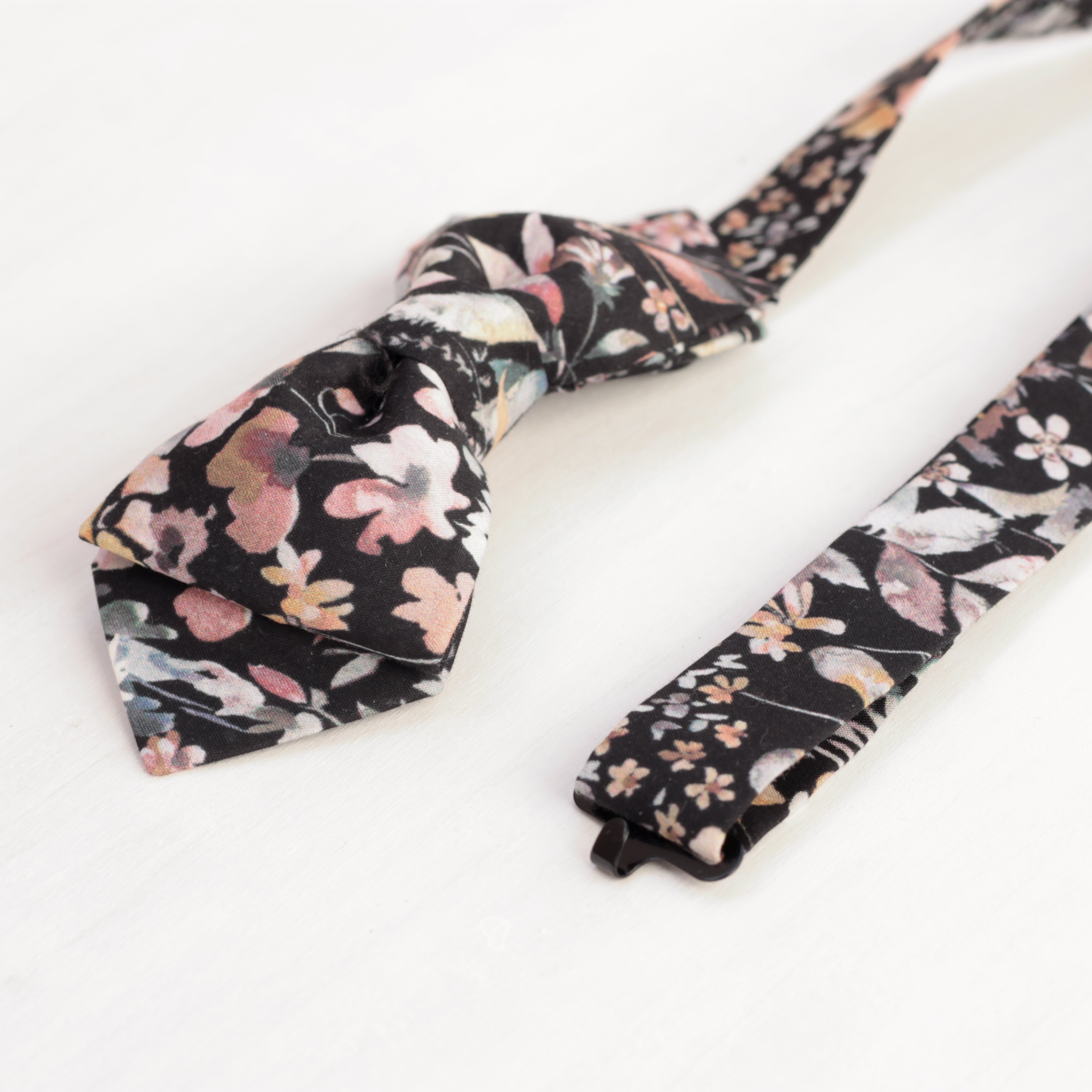 王道ブラック【蝶ネクタイ】ポピー《Black》結婚式・発表会に♪