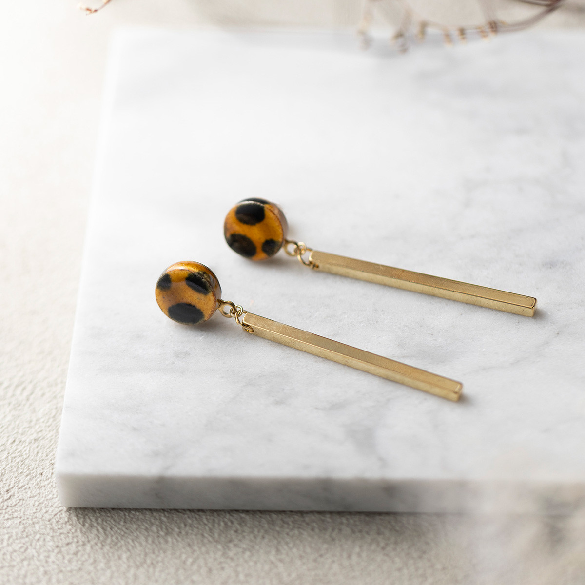 MIKELOオリジナル 陶器「tou」琥珀 cirlce＆stick ピアス / イヤリング｜琥珀色