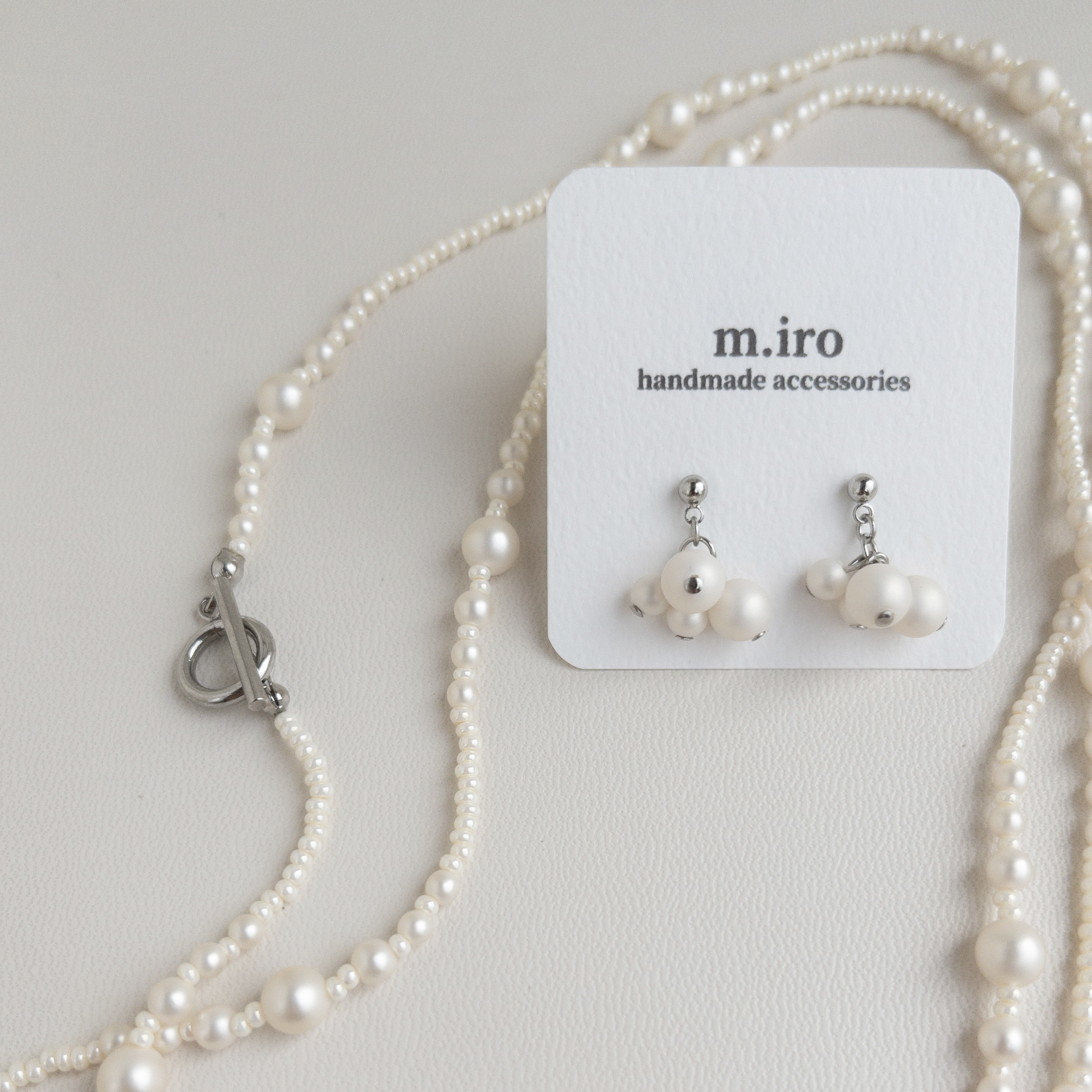 【2点セット】マットパールのロング/2連ネックレスと耳飾りのセット