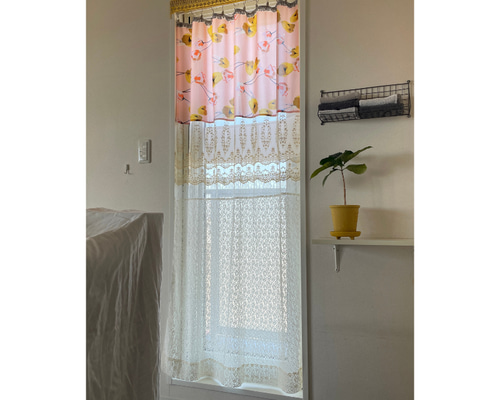 光を透かす花柄ジョーゼット＆レースの間仕切りカーテン マルチクロス