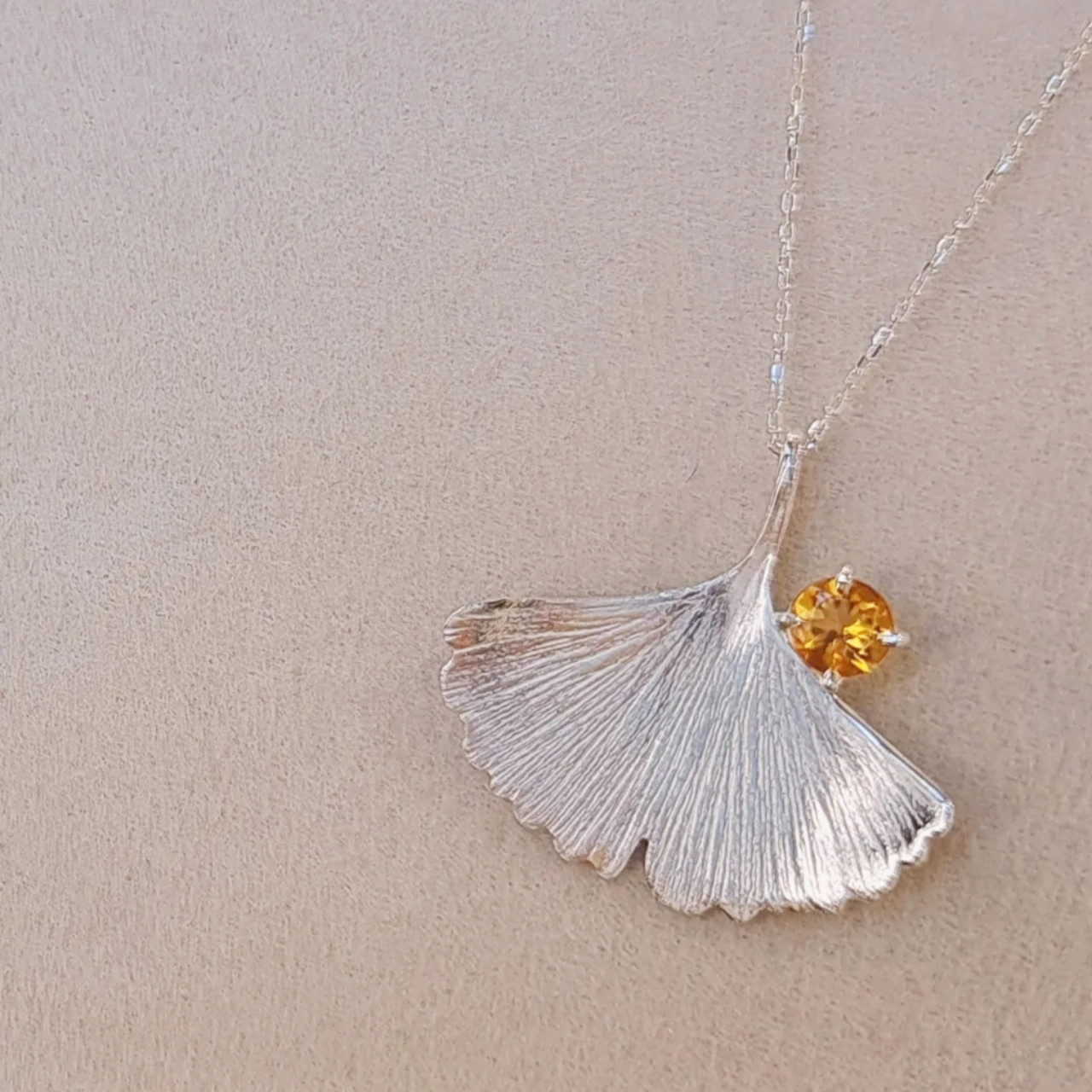 【シトリンとイチョウ ペンダントトップ】イチョウネックレス 銀杏 イチョウアクセサリー 京都シルバーアクセサリー
