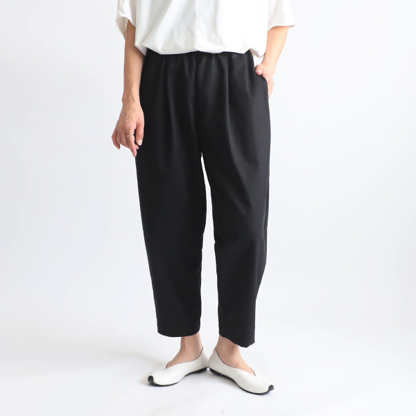 ラスト3　春うららＳＡＬＥ９０cmコットンチノ生地　チノパン誰にでも似合う定番パンツ テーパード ペグゆったり黒R73