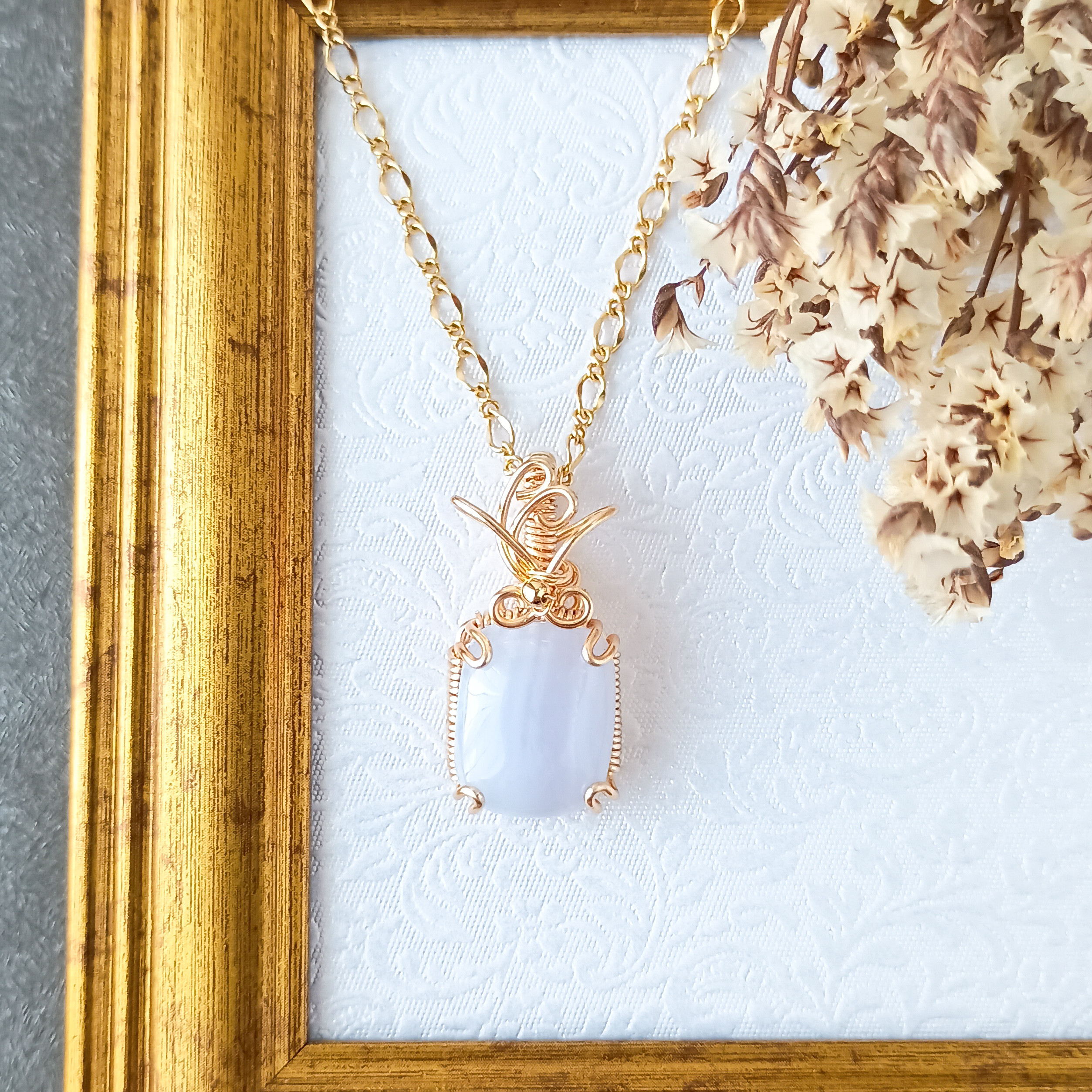 ブルーレースアゲート爪留めペンダントトップ①✾ワイヤーラッピング