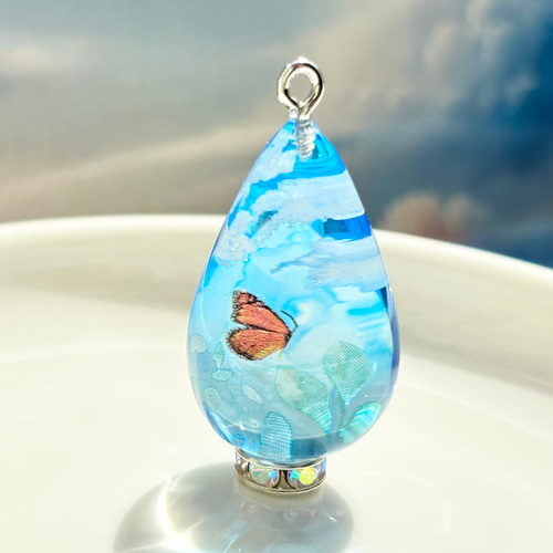 大人な色付け 空レジン 雫 2.8cm 雲レジン 空 レジンアクセサリー