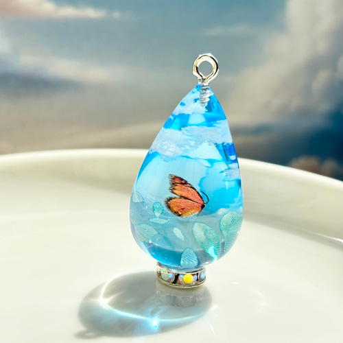 大人な色付け 空レジン 雫 2.8cm 雲レジン 空 レジン
