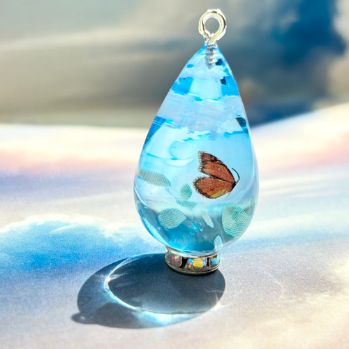 大人な色付け 空レジン 雫 2.8cm 雲レジン 空 レジンアクセサリー