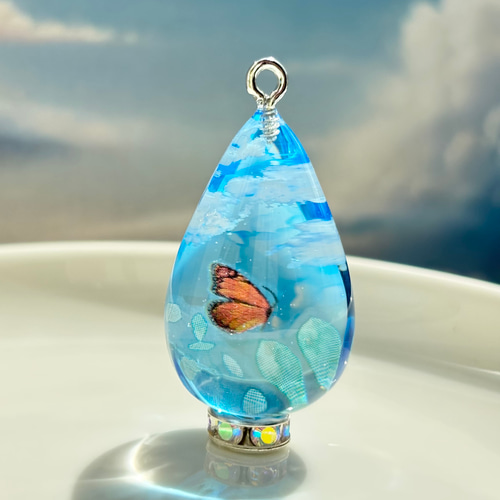 大人な色付け 空レジン 雫 2.8cm 雲レジン 空 レジンアクセサリー