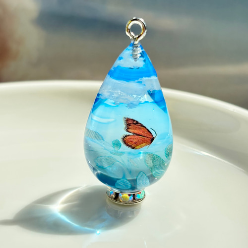 大人な色付け 空レジン 雫 2.8cm 雲レジン 空 レジン