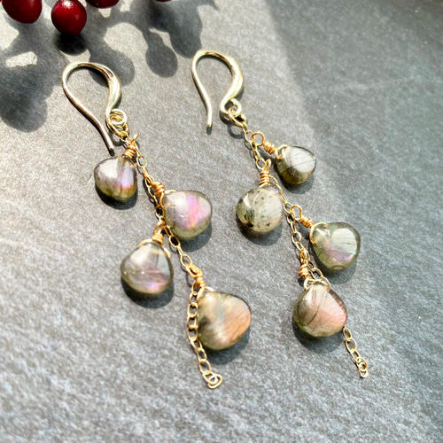 送料無料】 14kgf 天然石 *珍しいシラー* ラブラドライト ピアス