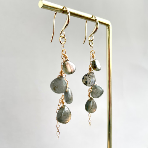 送料無料】 14kgf 天然石 *珍しいシラー* ラブラドライト ピアス