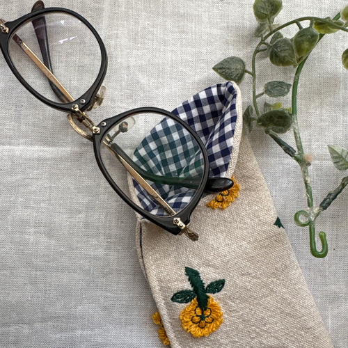【リネン刺繍　kako☆ページ】クッションカバー　メガネケース リネン刺繍 kako☆様専用ページ】クッションカバー メガネケース